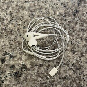 Apple‎ EarPods with Lightning Connector In Ear Canal Headset - White OEM Tested